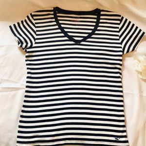 Vineyard Vines striped t-shirt